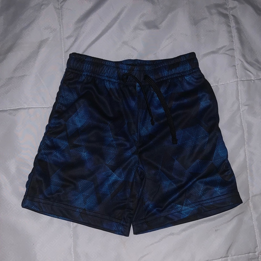 NWT 4T RUNWAY boys quick dry, moisture wicking shorts!